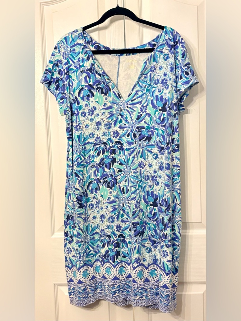 Lilly Pulitzer Blue Floral V-Neck Shift Dress, size xl